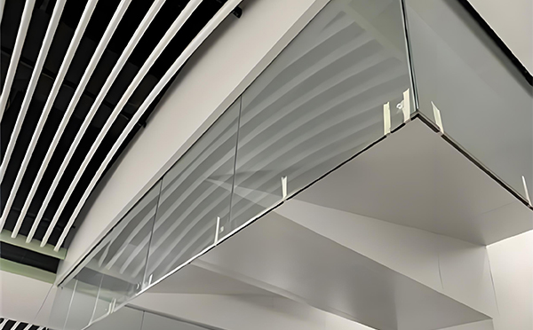 托里玻璃挡烟垂壁