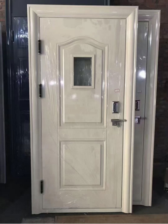 托里学校教室门