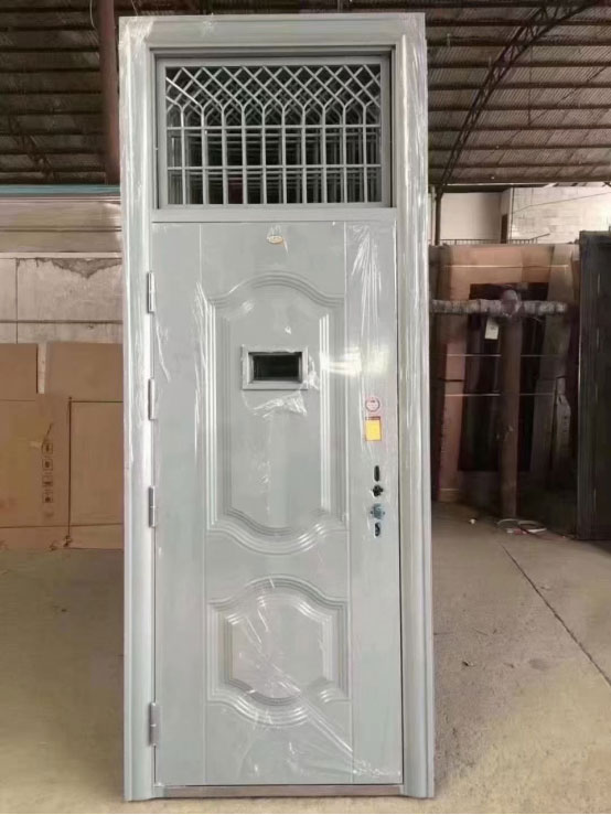 托里学校教室门