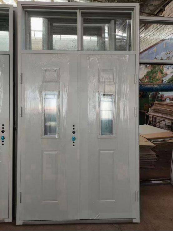 托里学校教室门