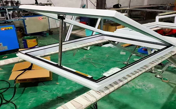 某地下车库出入口托里排烟窗配置工程