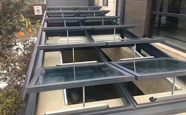 某轨道交通车辆维修车间托里排烟窗应用