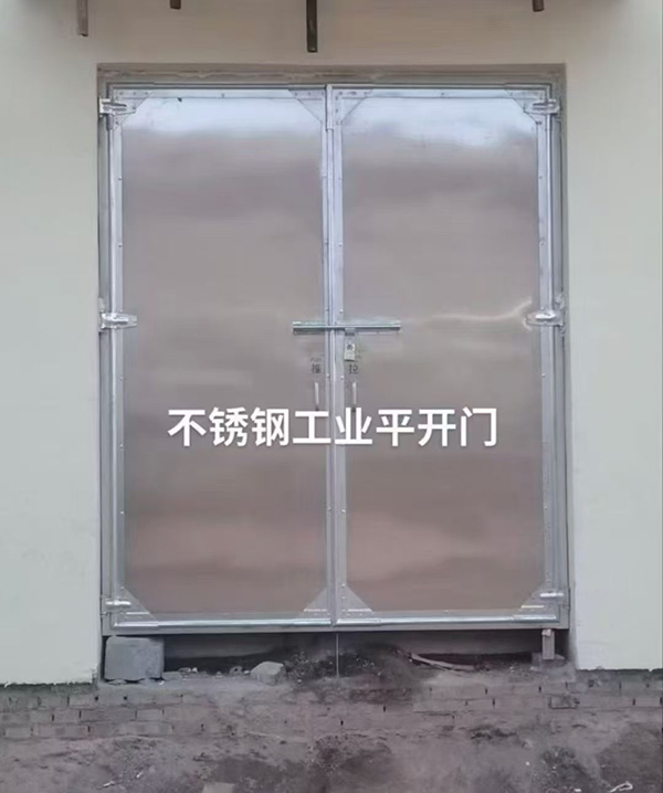 不锈钢托里工业平开门在现代工业场景中的应用实践