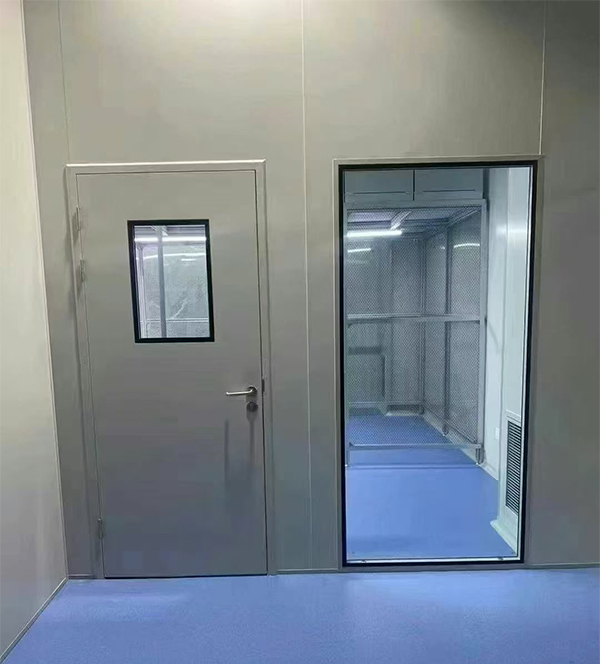 学校教学楼完成托里防火门标准化安装