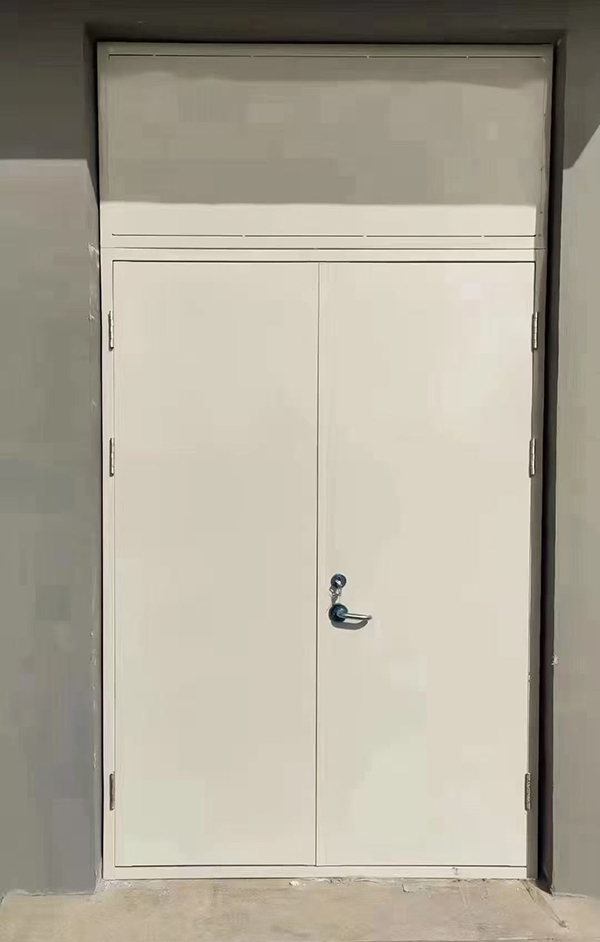 展览馆项目完成大跨度托里防火门安装 展览馆项目完成大跨度托里防火门安装